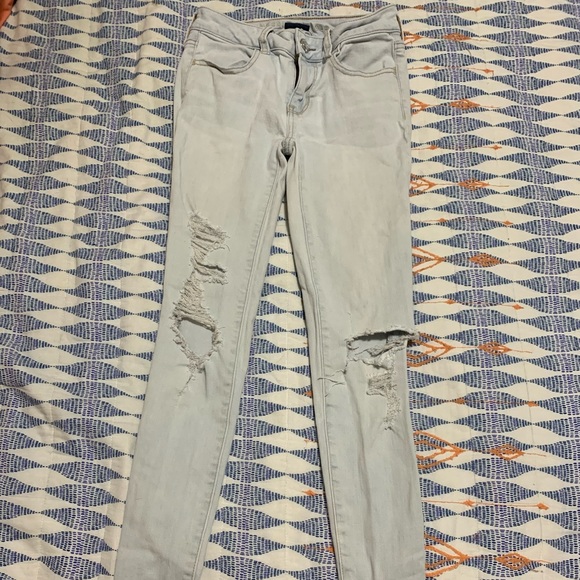 Size 0 long American Eagle jeans! - Picture 3 of 4